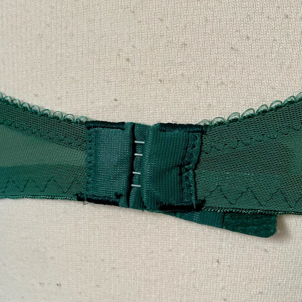 Vintage Victoria's Secret Emerald Green Floral Lace Underwire Bra 36C Lingerie